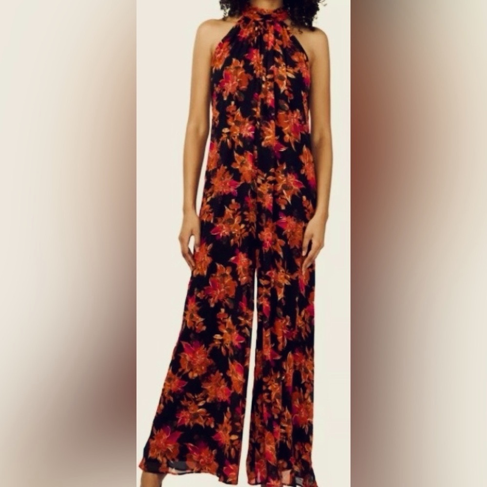 Vince Camuto Black/Red Floral
Pleated Halter Jumpsuit/Size Small